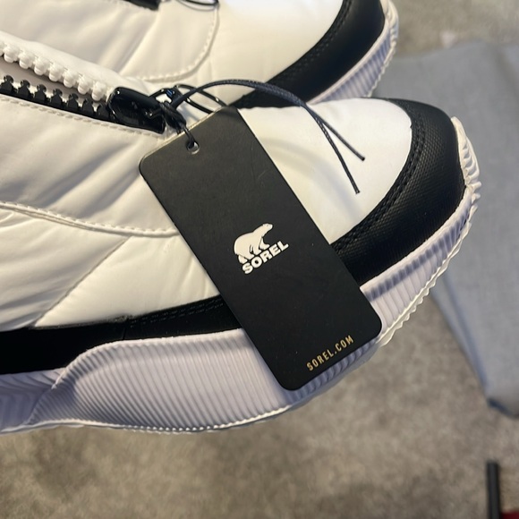 SOREL Out N About Puffer Boot - Picture 6 of 8